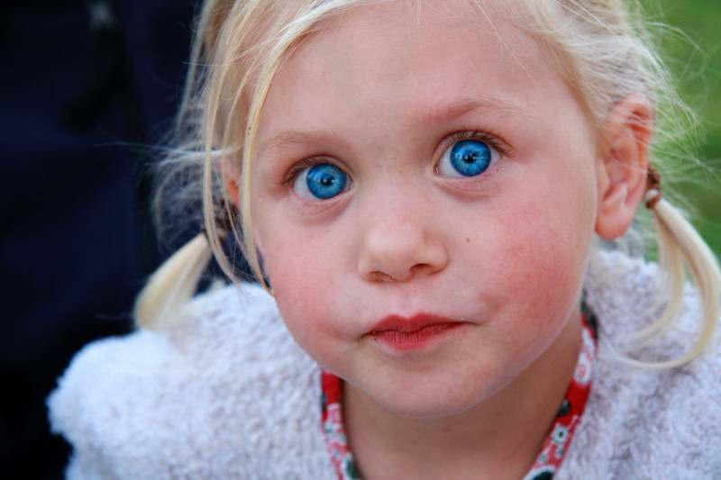Mädchen mit blauen Augen